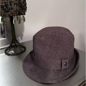 NWT PERRY ELLIS
PORTFOLIO HAT.